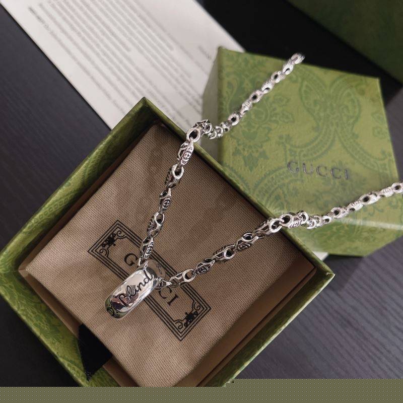 G*u*i necklaces